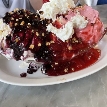 Fenton's Creamery - The Berry Go Round - Ice Cream & Frozen Yogurt Near Me - Vacaville, California
