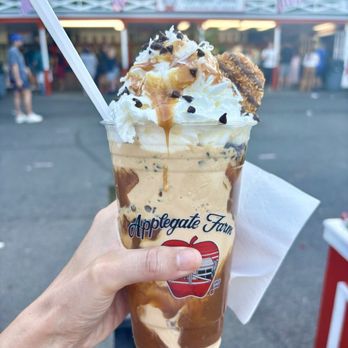 Applegate Farm Ice Cream - Girl Scout Samoa cookie sundae - Ice Cream & Frozen Yogurt Near Me - Montclair, New Jersey