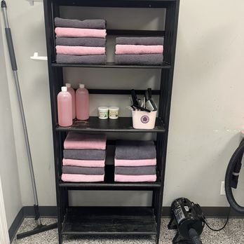 Bellevue Pampered Pet Spa - Supply shelf - Pet Sitting Near Me - Bellevue, Nebraska