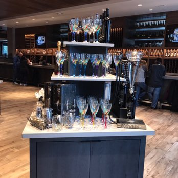 Cooper’s Hawk Winery & Restaurant - New American Near Me - St Charles, Illinois