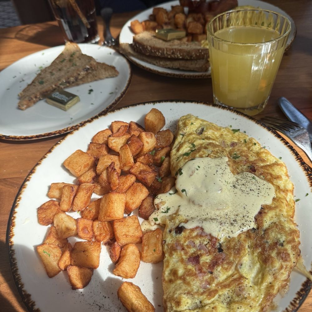 River North Bistro - American Near Me - Chicago, Illinois River North Bistro - American Near Me - Chicago, Illinois