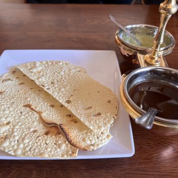 KOHINOOR Indian Cuisine - Papadum with their chutney, love this - Indian Near Me - Pleasant Hill, California