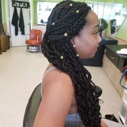 Marinettes Unisex Salon