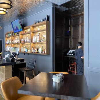 Broadway Pizza & Grill - a view of the bar - Pizza Near Me - Long Beach, California