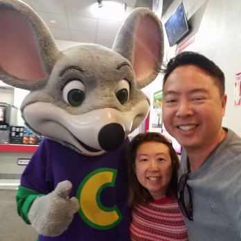 Chuck E. Cheese - Getting our picture with Chuck E. - Pizza Near Me - Corona, California
