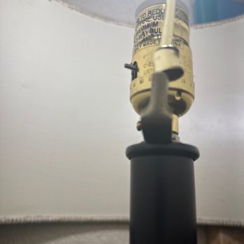DoubleTree by Hilton - Broken lamp so I need to unplug it to turn off - Hotels Near Me - Orlando, Florida