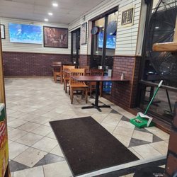 Al-Mustafa Market - Interior front restaurant area