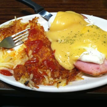 Spring Street Tavern - Eggs Benedict - Dive Bars Near Me - Minneapolis, Minnesota