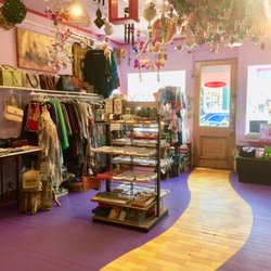 Kismet at Caryn's - Kismet has done a little renovation! Come in and rediscover Kismet! A boutique with Class and a dash of Sass!
