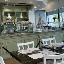 Noisette French Cafe - The counter