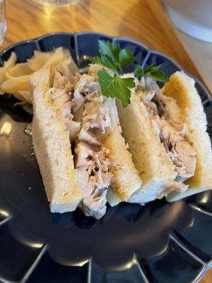 Kaminari Ramen Bar by null