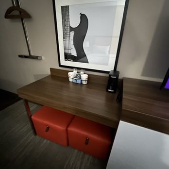 Hampton Inn Cleveland-Solon - Coffee and extra seating/storage, nice guitar pic too - Hotels Near Me - Solon, Ohio Hampton Inn Cleveland-Solon - Coffee and extra seating/storage, nice guitar pic too - Hotels Near Me - Solon, Ohio