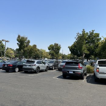 Oak Tree Plaza - Durr. - Shopping Centers Near Me - Davis, California