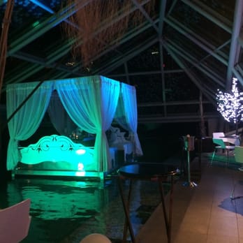 Temple - Bed Table - Sushi Bars Near Me - Provincia de Santiago, RM