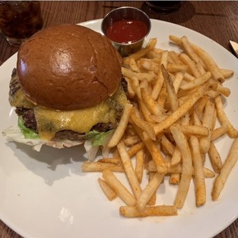 Carnation Cafe - The Carnation Cafe Cheeseburger - American Near Me - Anaheim, California