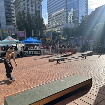 Pioneer Courthouse Square - Skaters. - Parks Near Me - Portland, Oregon Pioneer Courthouse Square - Skaters. - Parks Near Me - Portland, Oregon