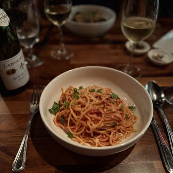Orzo Kitchen & Wine Bar - Spaghetti Pomodoro - Wine Bars Near Me - Charlottesville, Virginia