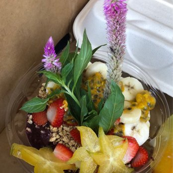Aa Roots Maui - Passion Fruit Açaí bowl Special of the day - Vegan Near Me - Lahaina, Hawaii Aa Roots Maui - Passion Fruit Açaí bowl Special of the day - Vegan Near Me - Lahaina, Hawaii