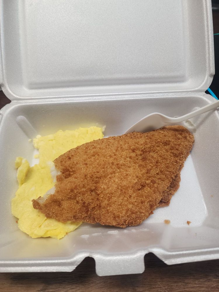 Food from Pauline's Deli