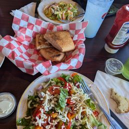 House salad, garlic bread, side salad