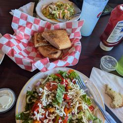 House salad, garlic bread, side salad