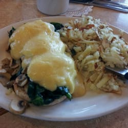 Big Skillet Restaurant - Eggs Benedict Florintine w hashbrowns