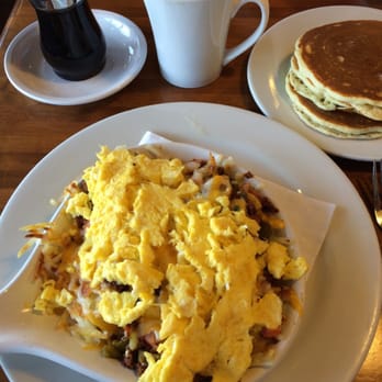 Burnt Toast Restaurant - Spanish Skillet with pancakes - Breakfast & Brunch Near Me - Elgin, Illinois
