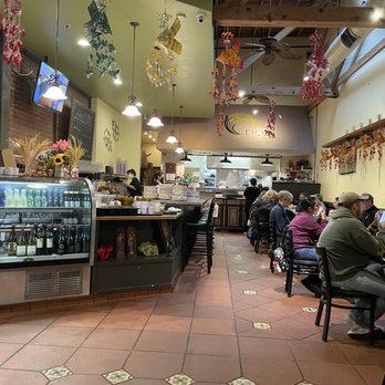 Rice By Mama - Indoor seating - Thai Near Me - Ventura, California