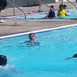 Hawthorne pool swimming lessons