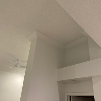 Crown Molding Installers - Living Room Crown Molding - Flooring Near Me - Boca Raton, Florida Crown Molding Installers - Living Room Crown Molding - Flooring Near Me - Boca Raton, Florida