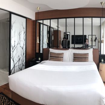 Renaissance Paris Republique Hotel - Quaint little room - Hotels Near Me - Paris, 75