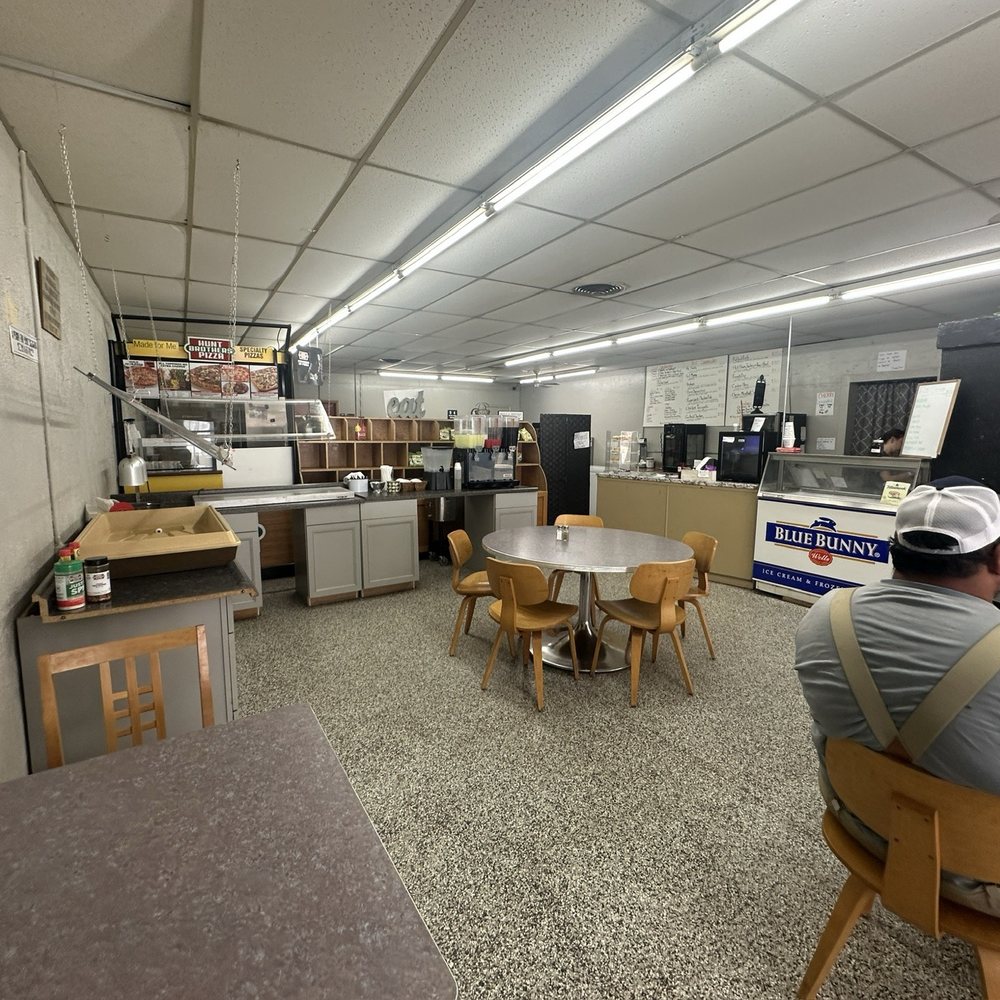 The Sugar Shak - Inside seating - Sandwiches Near Me - Medford, Oklahoma