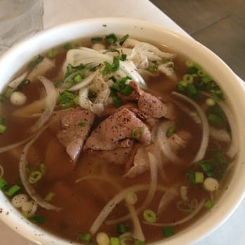 Hoanh Long Vietnamese & Chinese Restaurant - Pho with rare beef and tripe. - Vietnamese Near Me - Chicago, Illinois
