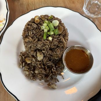 Kwizinn Vieux-Montréal - Black rice - Caribbean Near Me - Montreal, Quebec