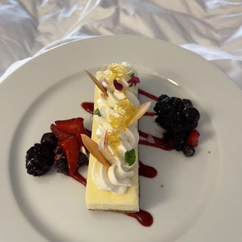 Four Seasons Hotel Seattle - Cheesecake - Hotels Near Me - Seattle, Washington Four Seasons Hotel Seattle - Cheesecake - Hotels Near Me - Seattle, Washington