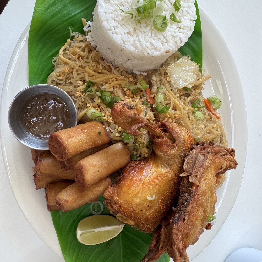 Mo Nina's Filipino Restaurant - Luriat Chicken with pansit and lumpia - Mexican Near Me - Northridge, California Mo Nina's Filipino Restaurant - Luriat Chicken with pansit and lumpia - Mexican Near Me - Northridge, California