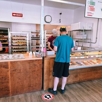 Carol Lee Donuts - Counter - Bakeries Near Me - Blacksburg, Virginia