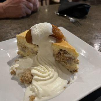 The Twisted Cork - Peach cheesecake - Wine Bars Near Me - Grants Pass, Oregon