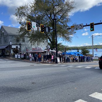 Sprague's Lobster - Line at Red's - Seafood Near Me - Wiscasset, Maine Sprague's Lobster - Line at Red's - Seafood Near Me - Wiscasset, Maine