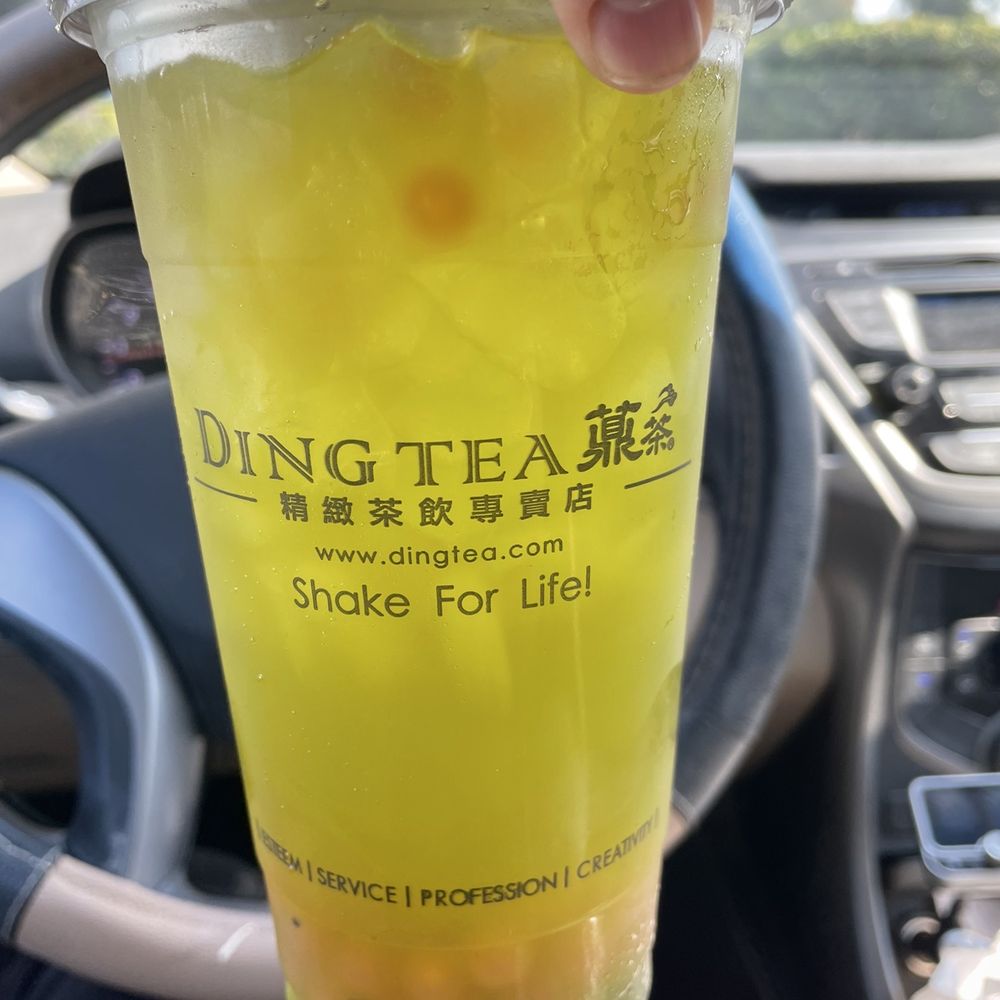 Ding Tea Pinellas - Kiwi green tea with golden boba and aloe vera - Bubble Tea Near Me - Pinellas Park, Florida