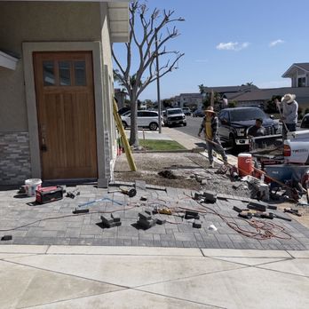 Alonzo Construction - Nice driveway to paver transition - Masonry/Concrete Near Me Alonzo Construction - Nice driveway to paver transition - Masonry/Concrete Near Me
