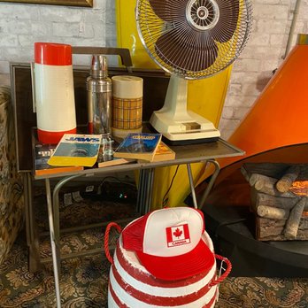 Castaway Vintage & Vinyl - Used, Vintage & Consignment Near Me - Duck, North Carolina