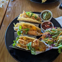 Six Mile Pub & Eatery - Cod tacos