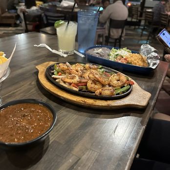 Que Onda Tacos University - Shrimp fajitas - Mexican Near Me - Charlotte, North Carolina Que Onda Tacos University - Shrimp fajitas - Mexican Near Me - Charlotte, North Carolina