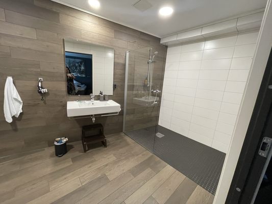 Trolltunga Hotel by null