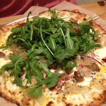 Blaze Pizza - White Top with onions and extra garlic - Pizza Near Me - Pasadena, California Blaze Pizza - White Top with onions and extra garlic - Pizza Near Me - Pasadena, California