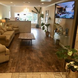 Parkview Dental of Westfield - Reception and Patient waiting area.