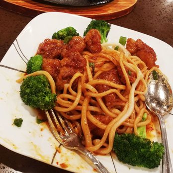 Frank's Noodle House - Beaverton - General Tso with noodles for $4 extra. um. We might have dug in pre- photo. Also Bbq pork up top. - Chinese Near Me - Beaverton, Oregon Frank's Noodle House - Beaverton - General Tso with noodles for $4 extra. um. We might have dug in pre- photo. Also Bbq pork up top. - Chinese Near Me - Beaverton, Oregon
