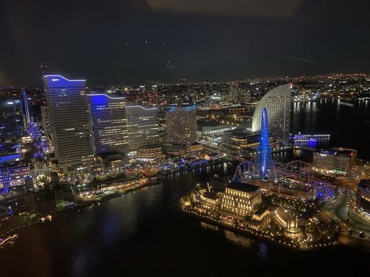 Yokohama Landmark Tower by null