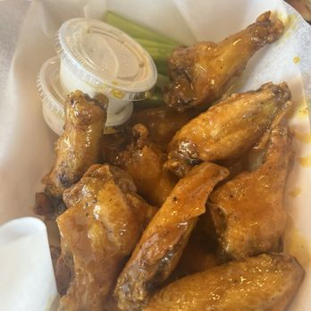 What Up Dough Pizza - Carolina Gold - 12 Wings - Pizza Near Me - Burbank, California What Up Dough Pizza - Carolina Gold - 12 Wings - Pizza Near Me - Burbank, California